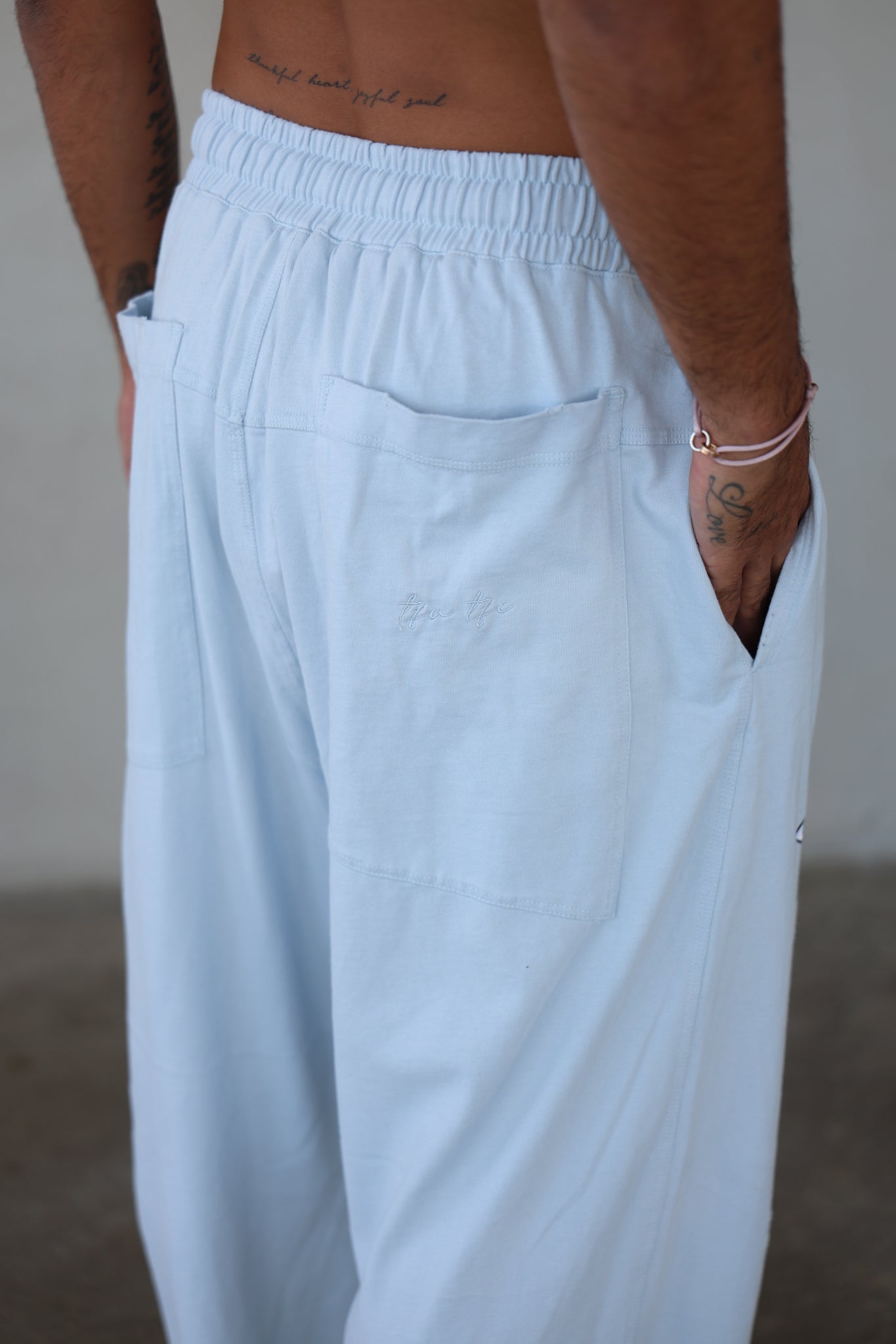 מכנס TIMELESS OVERSIZE תכלת