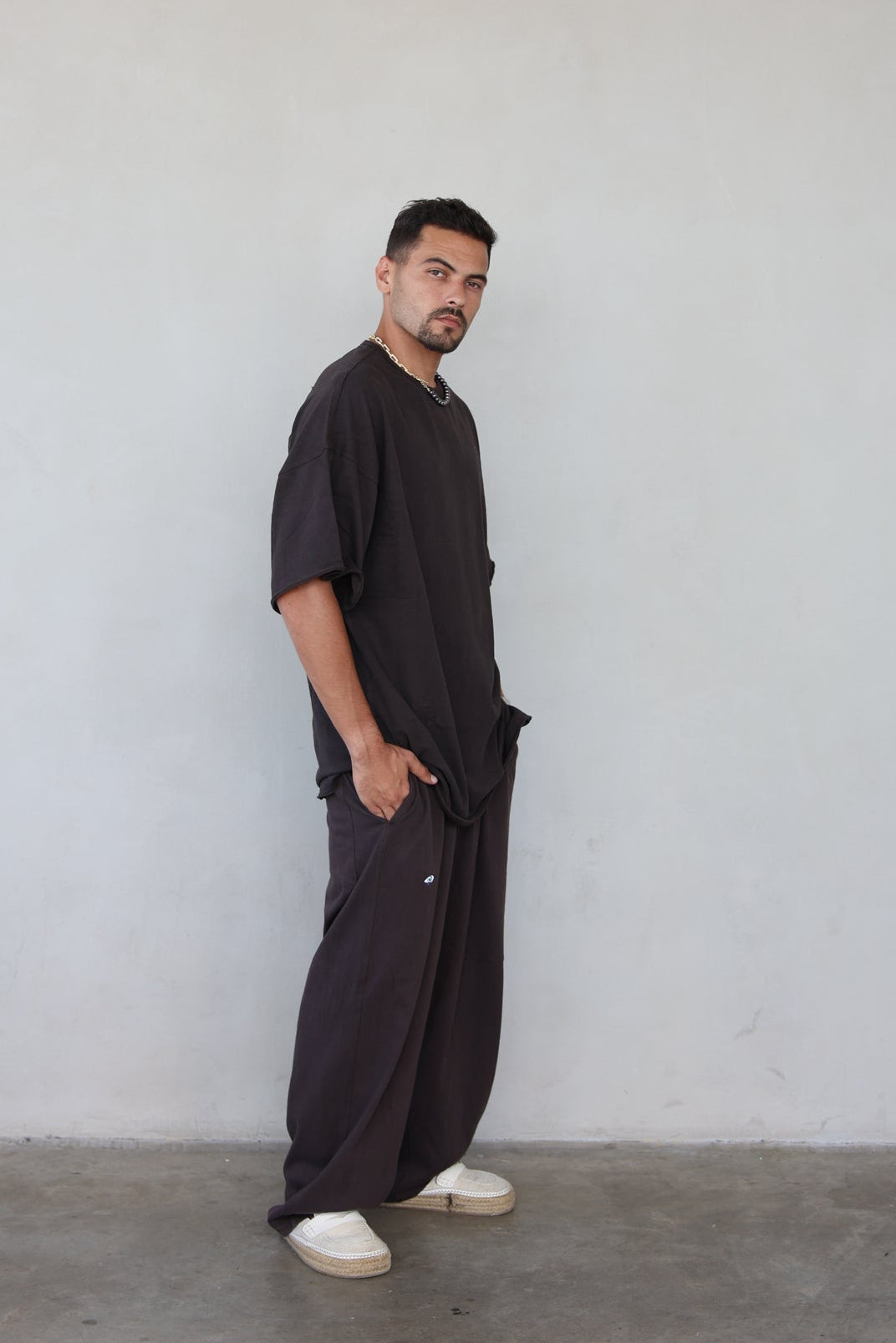 מכנס TIMELESS OVERSIZE חום