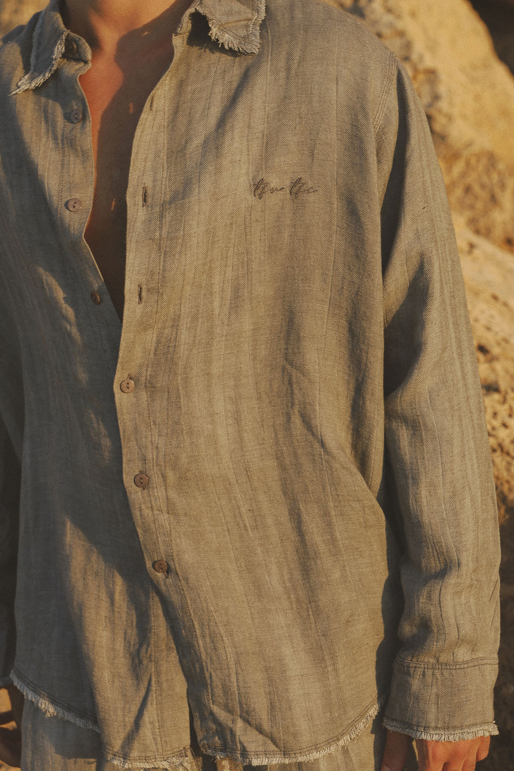 אפור LINEN מכופתרת