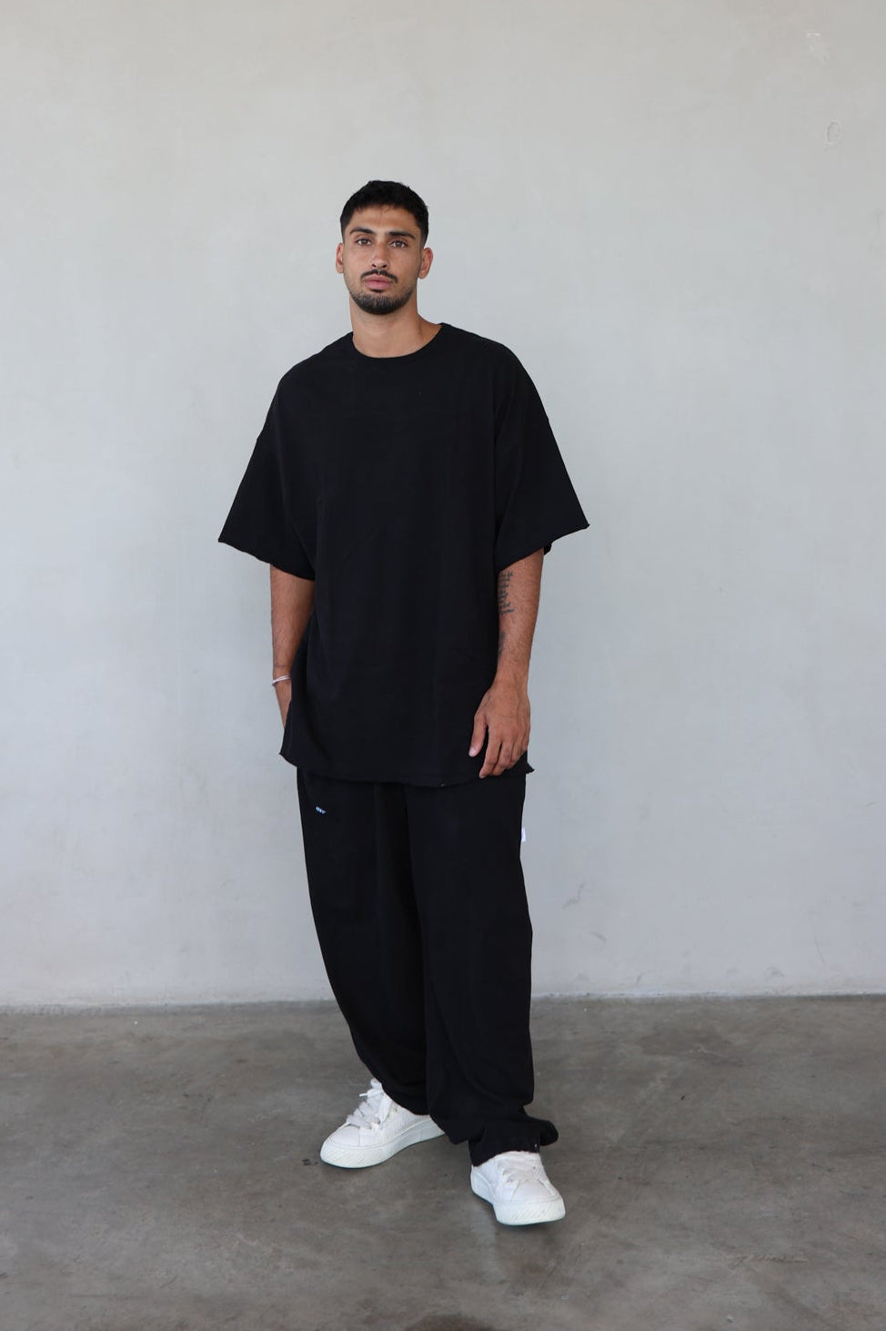 מכנס TIMELESS OVERSIZE שחור