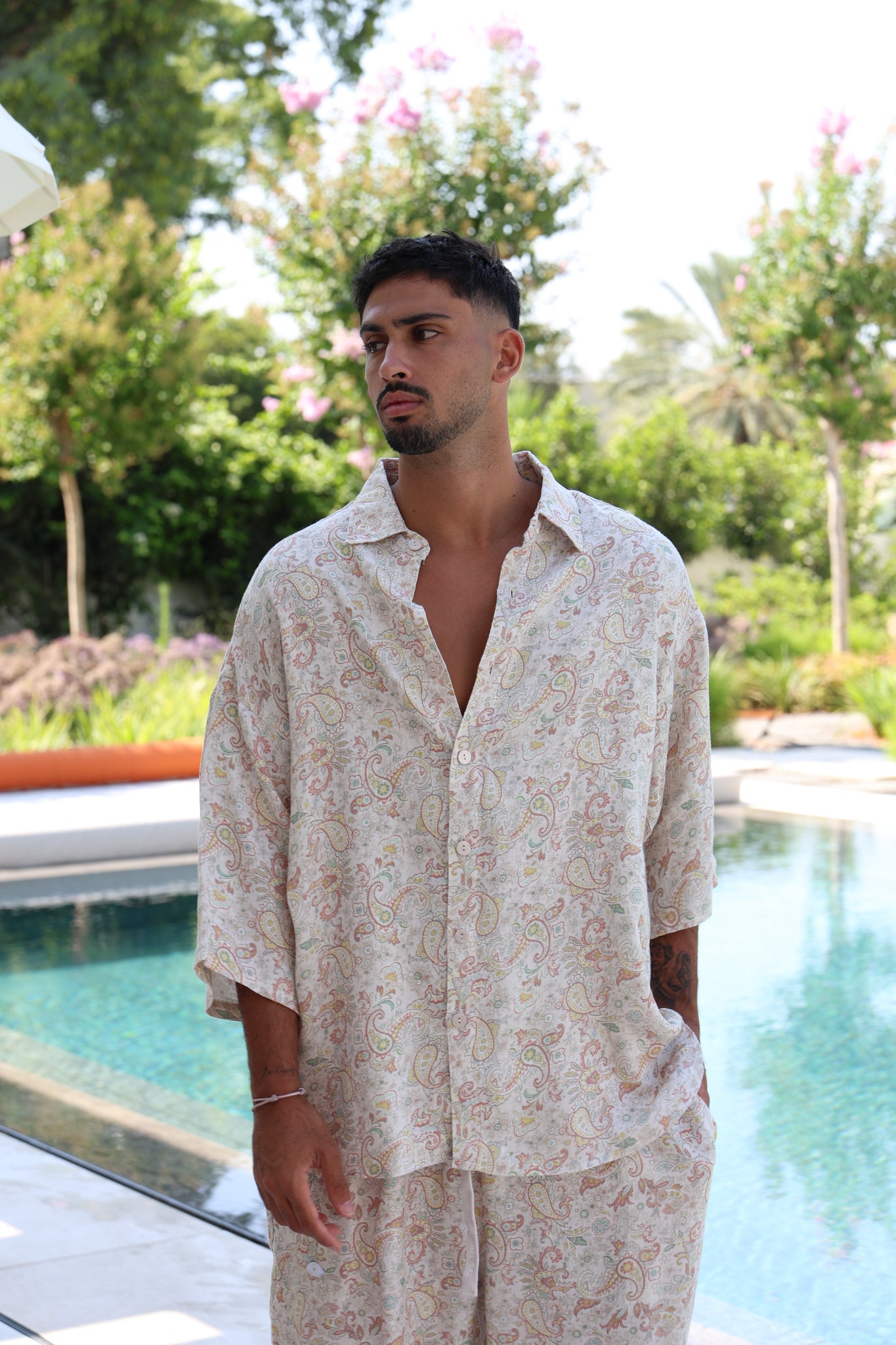 SHIRT RESORT