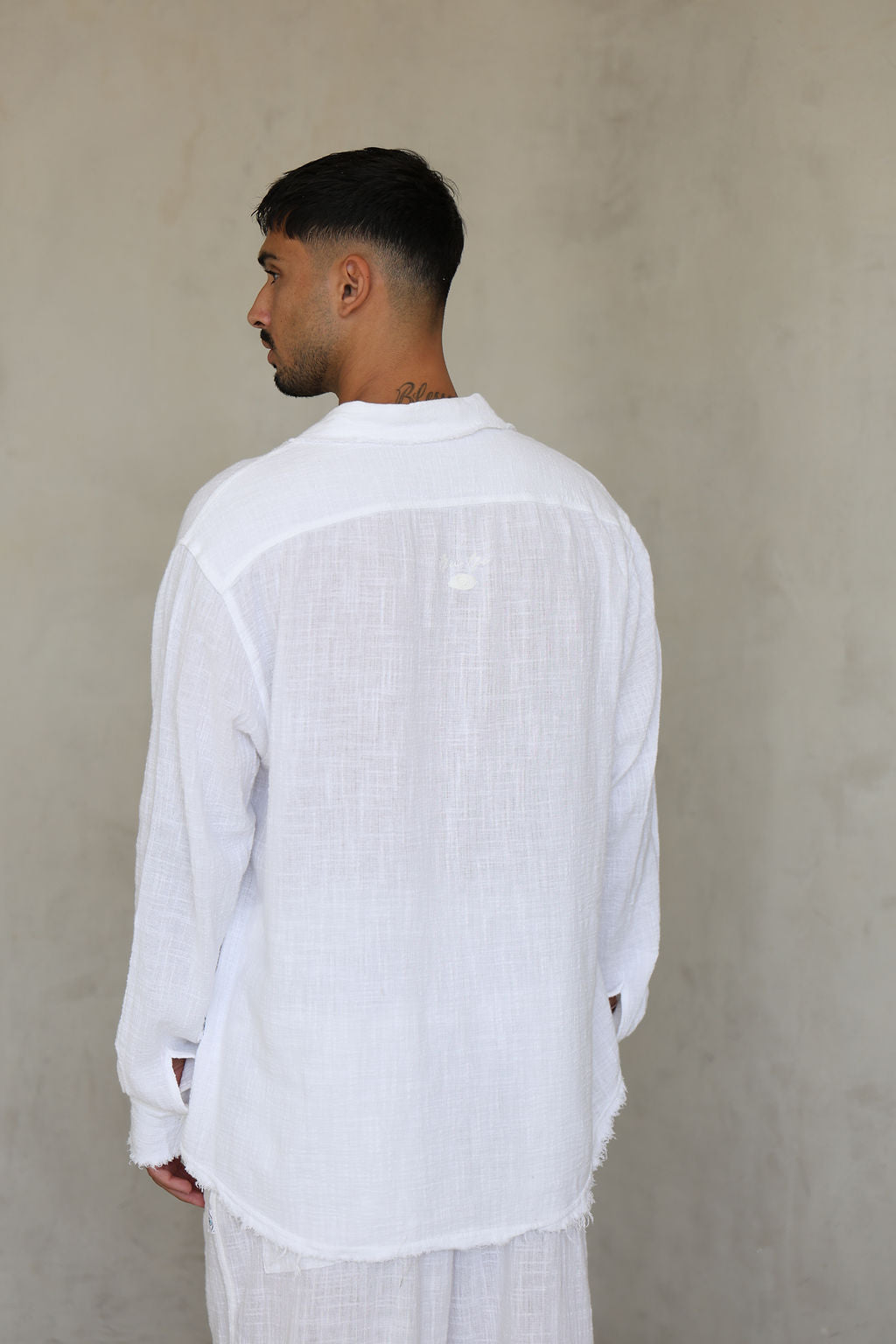 לבן COTTON מכופתרת פשתן