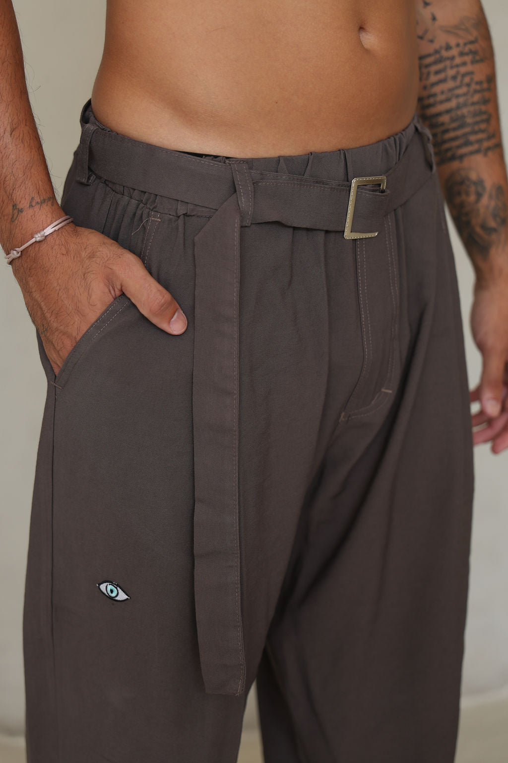 מכנס חגורה חום MILO BROWN