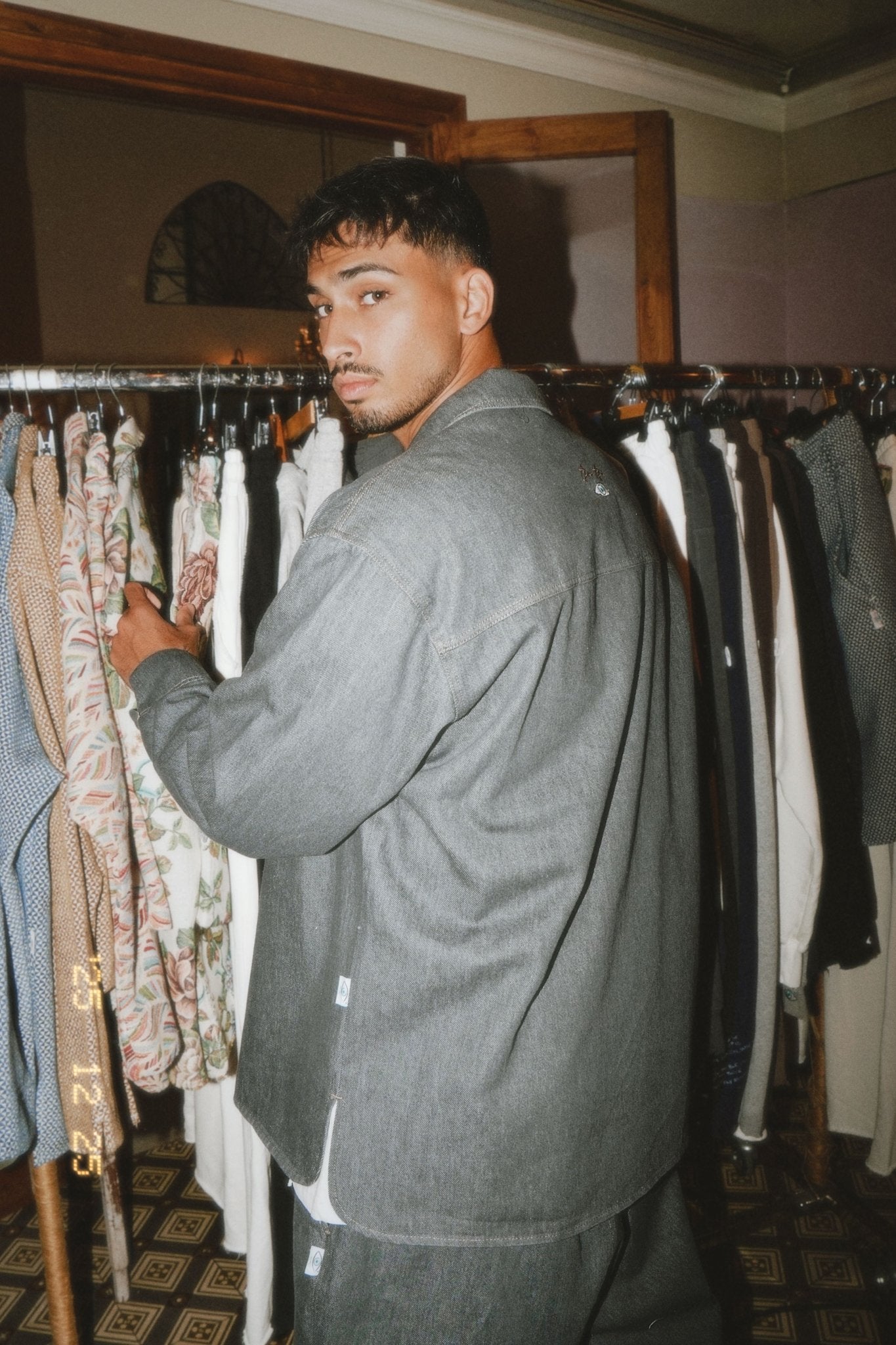 DENIM JACKET GRAY WASH