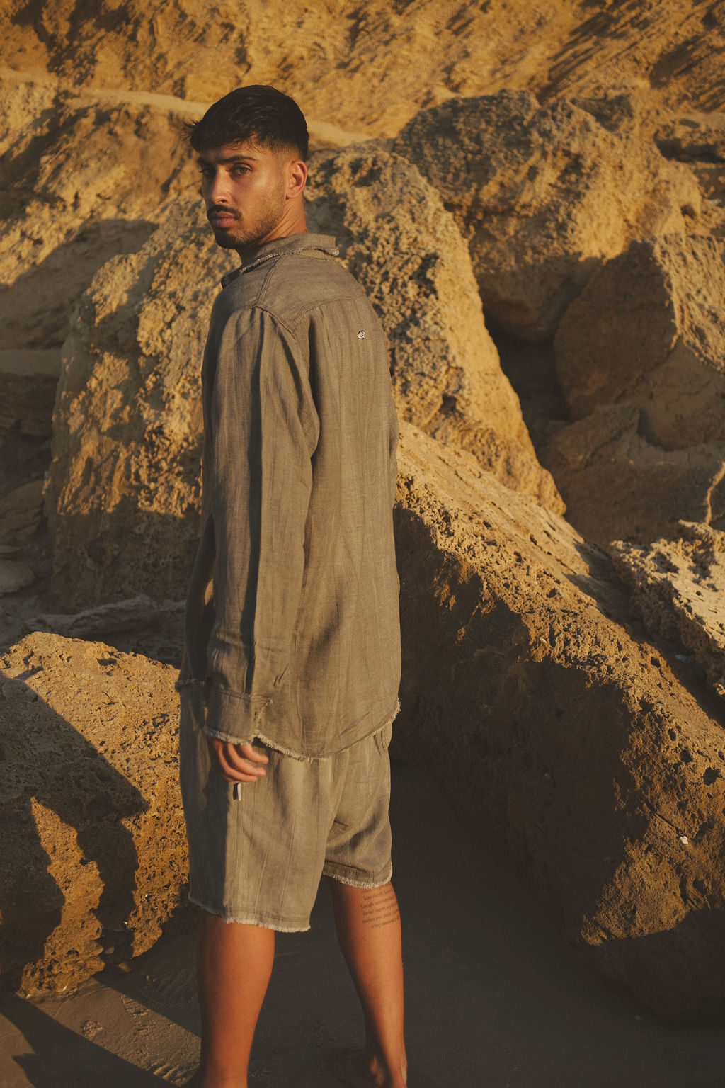 אפור LINEN מכופתרת
